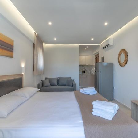 Sunshine Rooms And Suites Vrasná Extérieur photo
