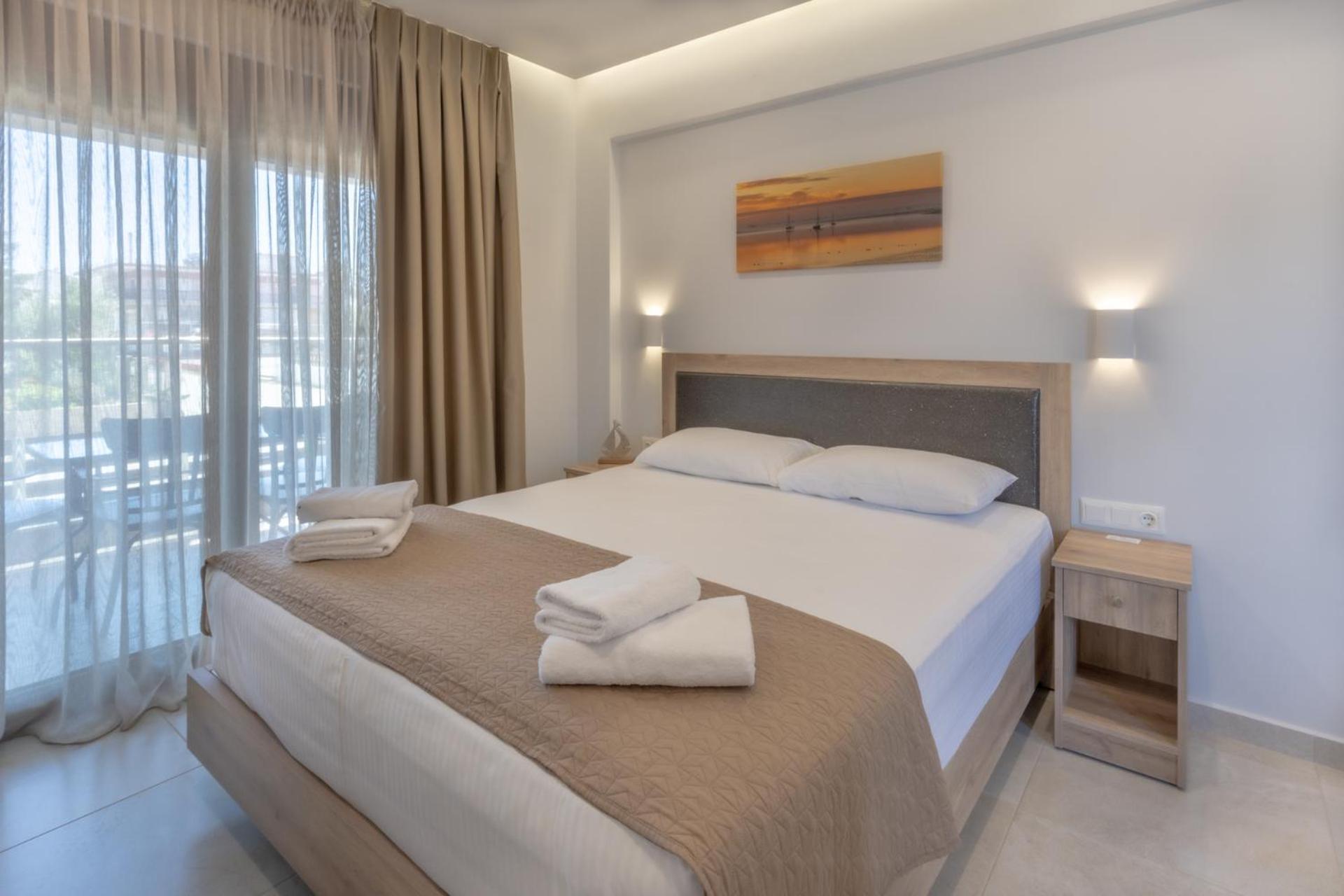 Sunshine Rooms And Suites Vrasná Extérieur photo