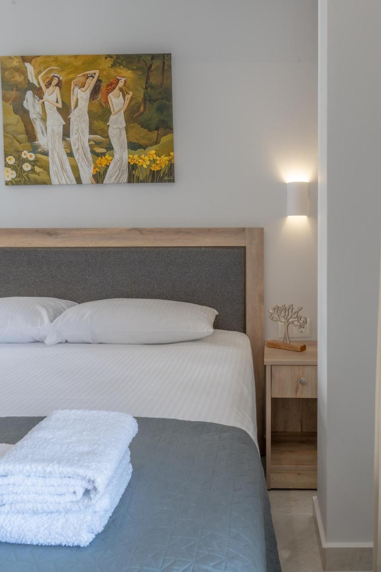 Sunshine Rooms And Suites Vrasná Extérieur photo