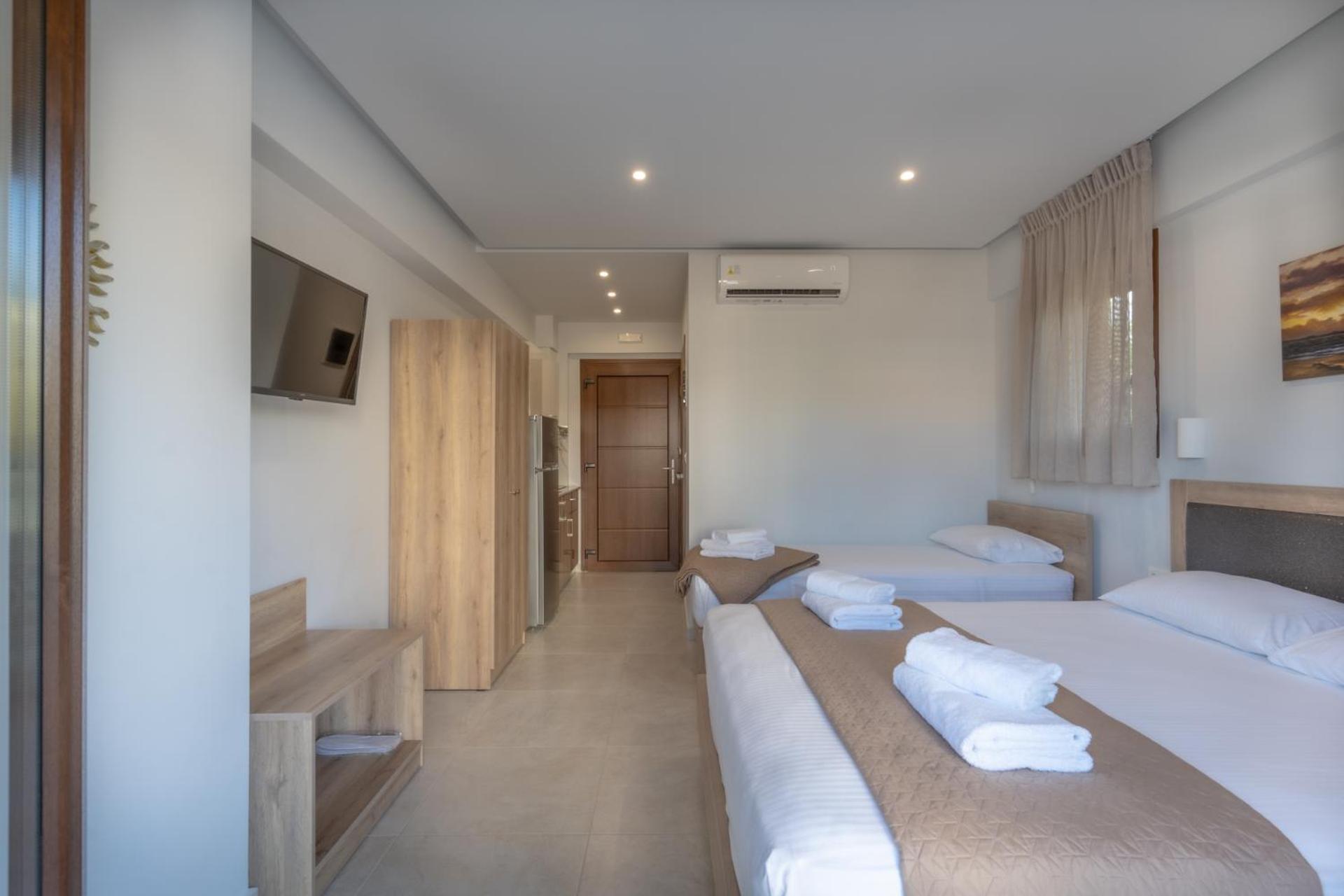 Sunshine Rooms And Suites Vrasná Chambre photo